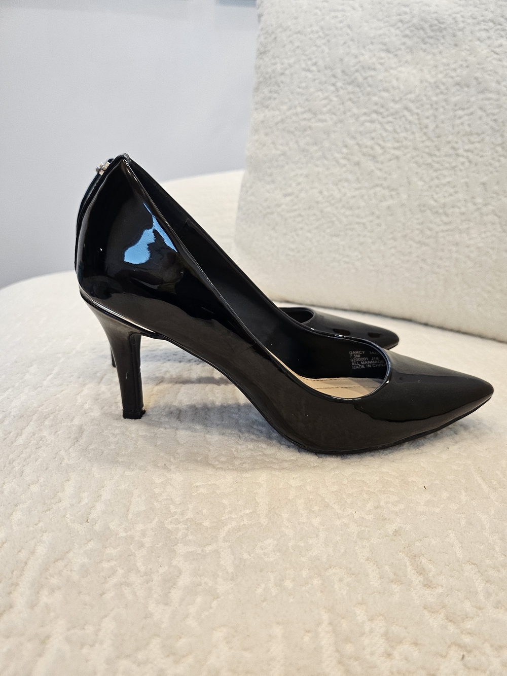 Jones New York Black Patent Pointed Toe Pumps - Classic Gloss - Picture 3 of 10